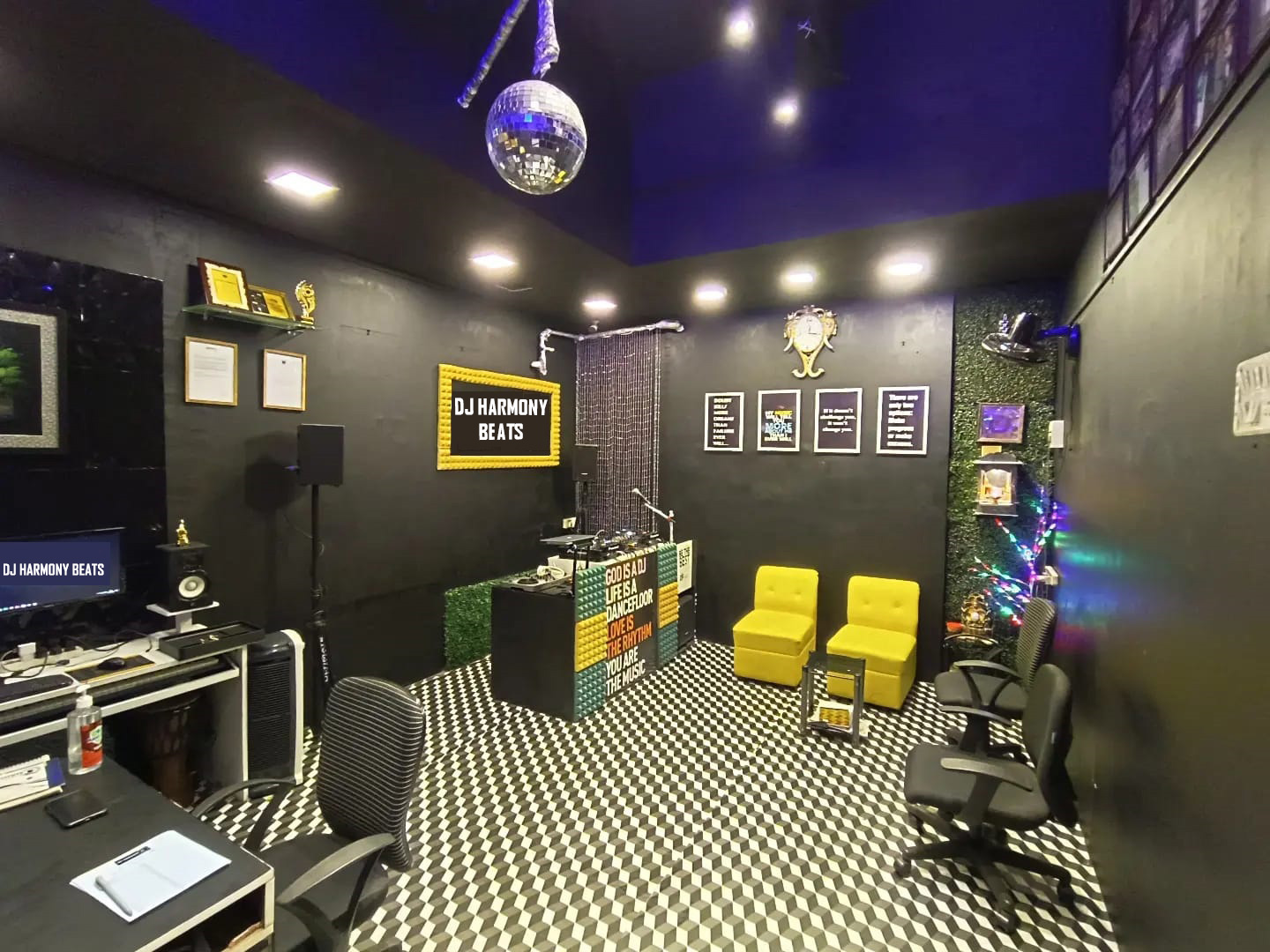 dj harmony beats about